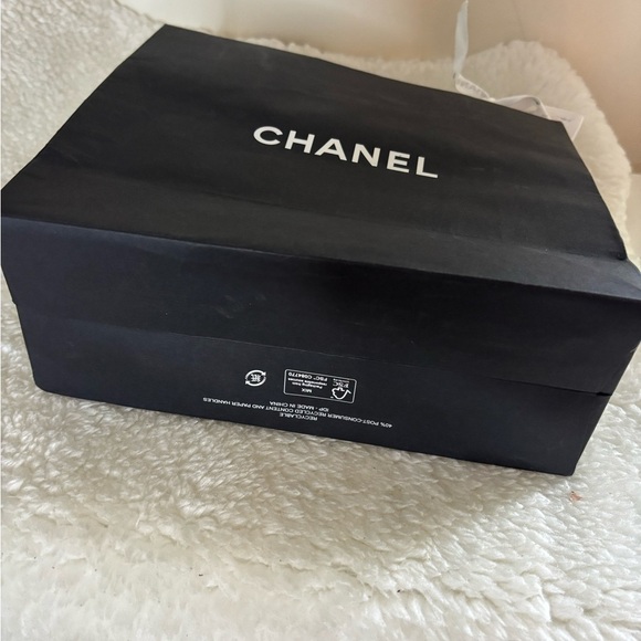 Chanel Small Shopping Bag - Picture 3 of 6